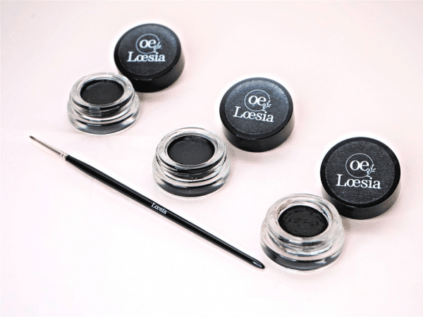 Loesia natural French and organic makeup made in France. 100% natural eyeliner made in France Black
