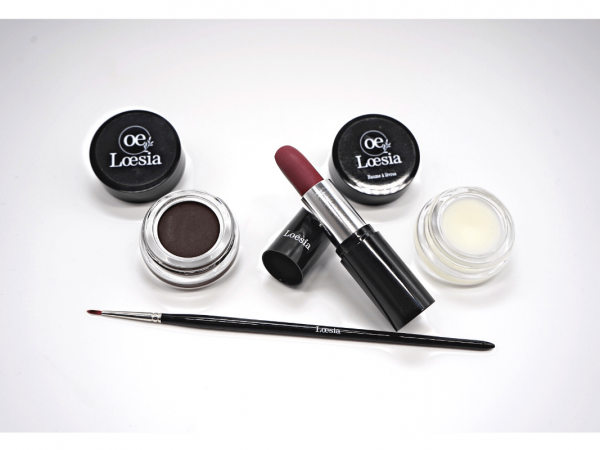 Loesia maquillage biologique et naturel fabriqué en France. Lot makeup Loesia